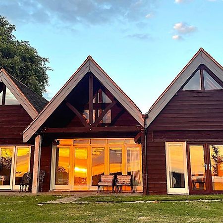 פולברו House On The Brooks Self Catering Holiday Let South Downs West Sussex Sleeps 14 מראה חיצוני תמונה