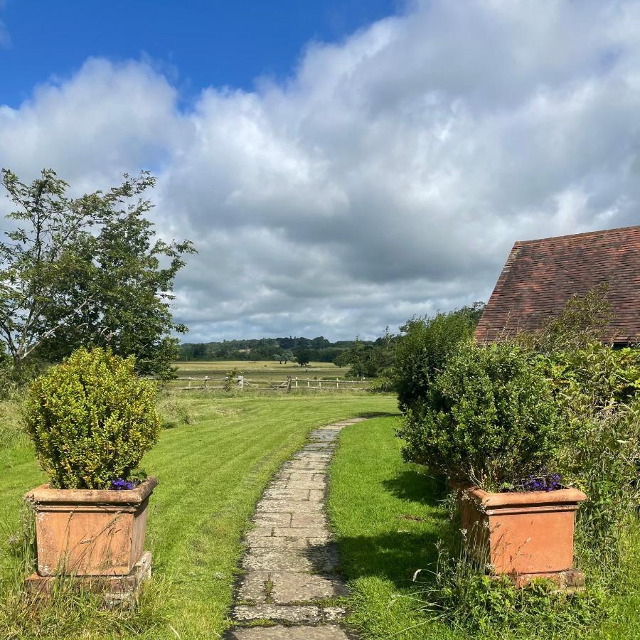 פולברו House On The Brooks Self Catering Holiday Let South Downs West Sussex Sleeps 14 מראה חיצוני תמונה