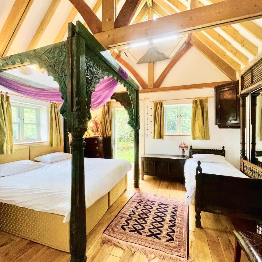 פולברו House On The Brooks Self Catering Holiday Let South Downs West Sussex Sleeps 14 מראה חיצוני תמונה