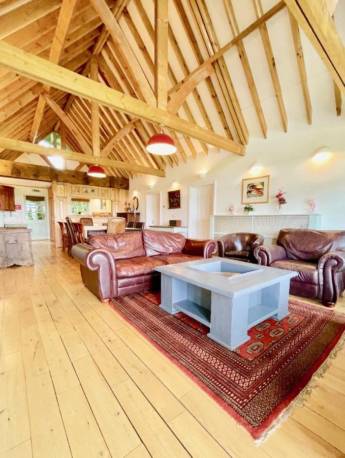 פולברו House On The Brooks Self Catering Holiday Let South Downs West Sussex Sleeps 14 מראה חיצוני תמונה