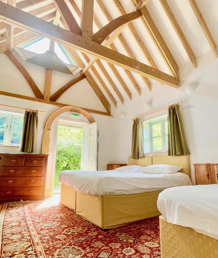 פולברו House On The Brooks Self Catering Holiday Let South Downs West Sussex Sleeps 14 מראה חיצוני תמונה