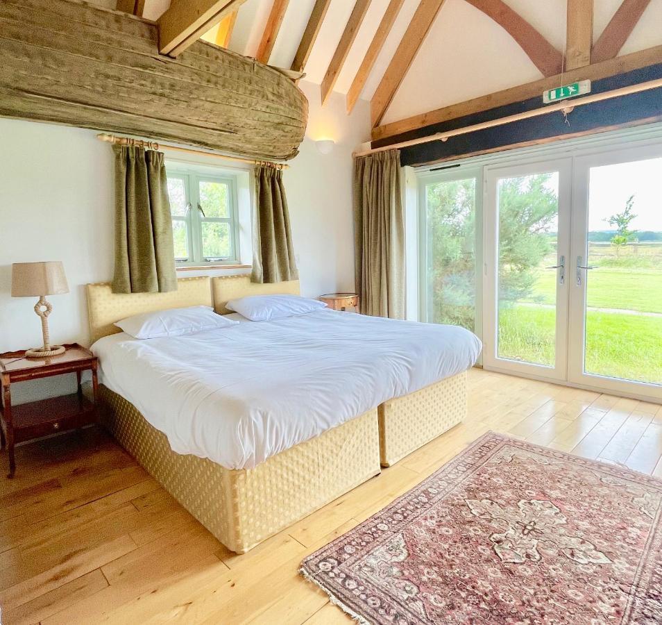 פולברו House On The Brooks Self Catering Holiday Let South Downs West Sussex Sleeps 14 מראה חיצוני תמונה